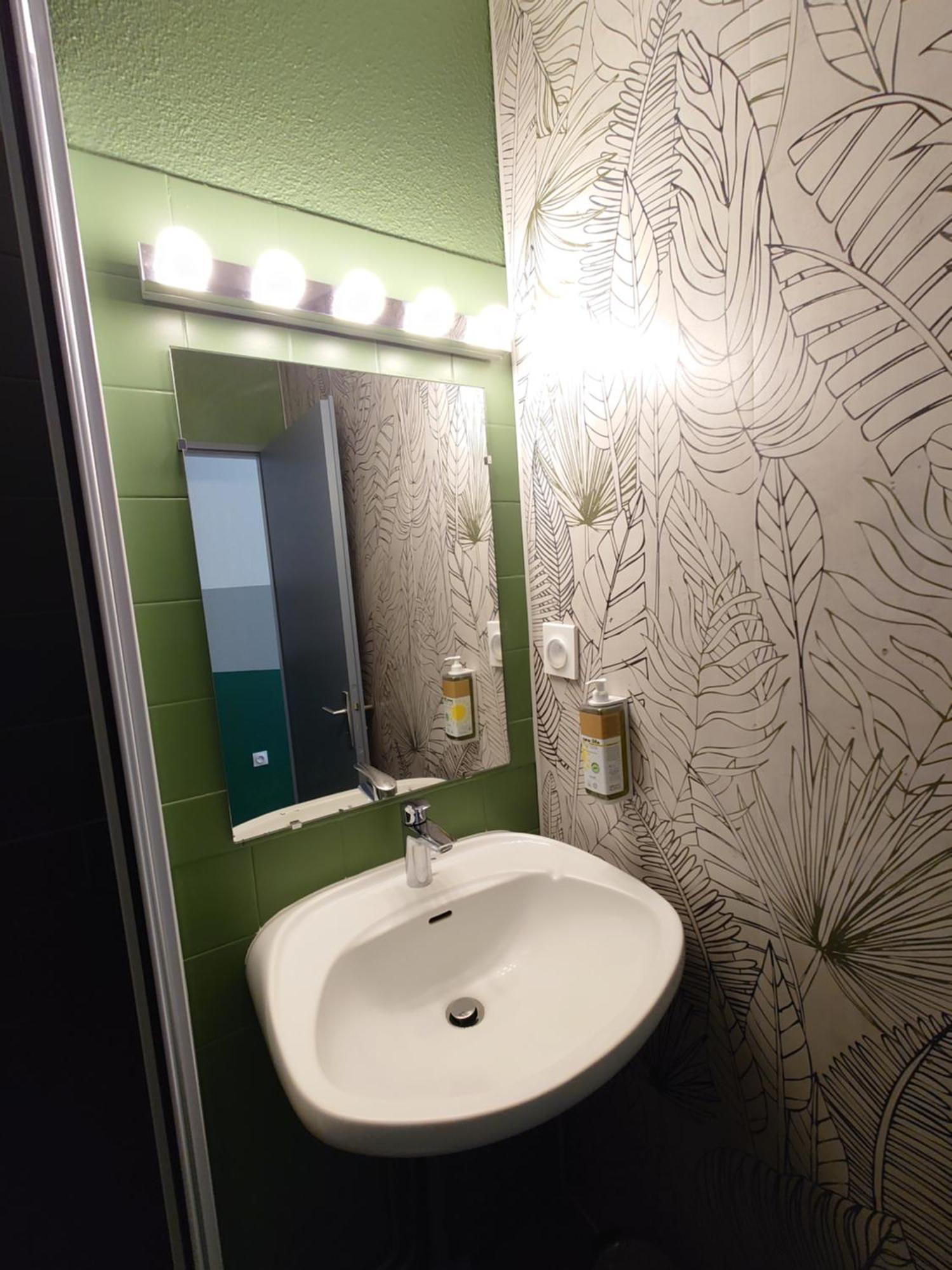 Greet Hotel Grenoble Centre Gare Exterior photo
